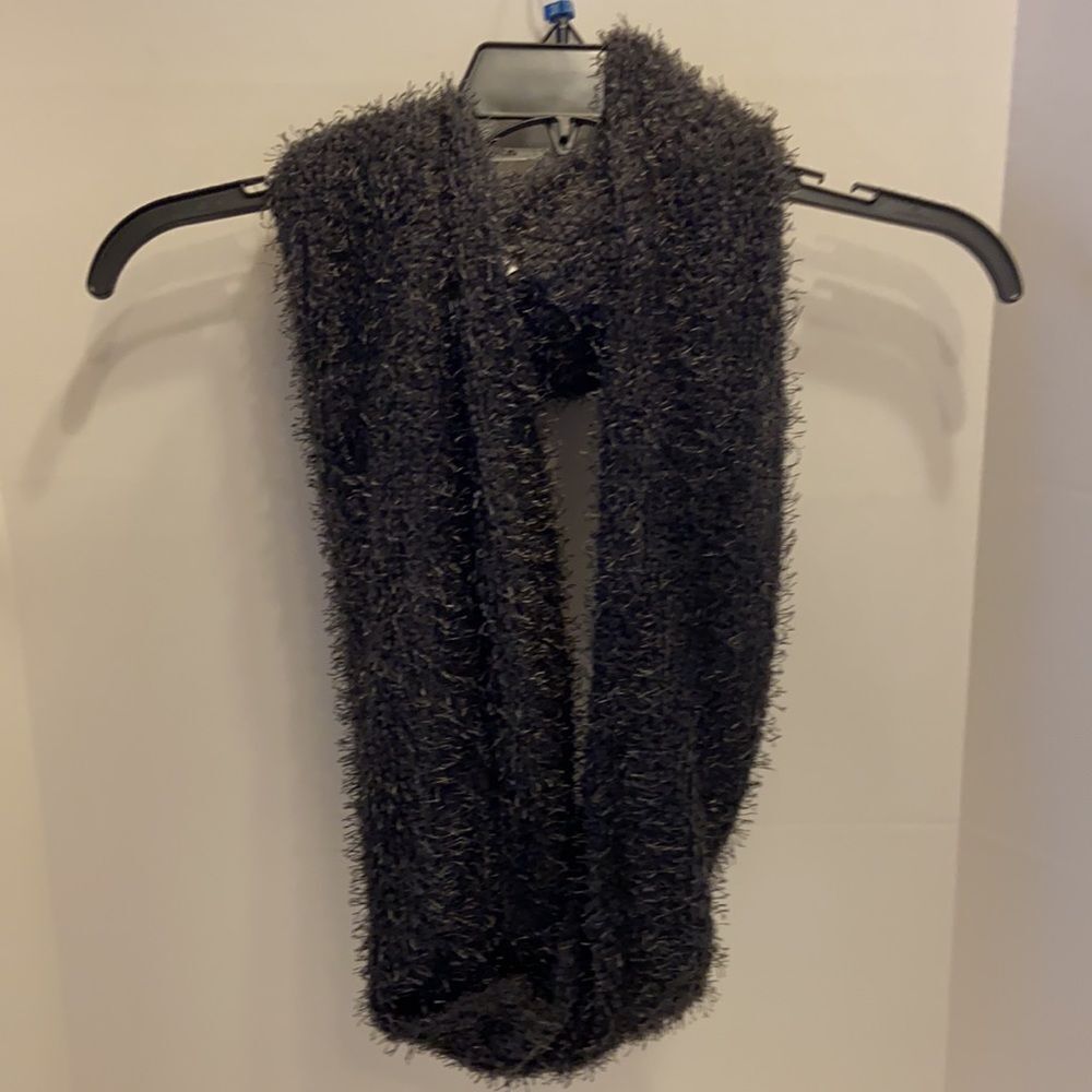 New gray loop scarf - Picture 4 of 4